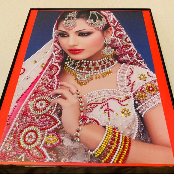 Finished Crystal Rhinestone Beauty Diamond Painting - Picture 3 of 3